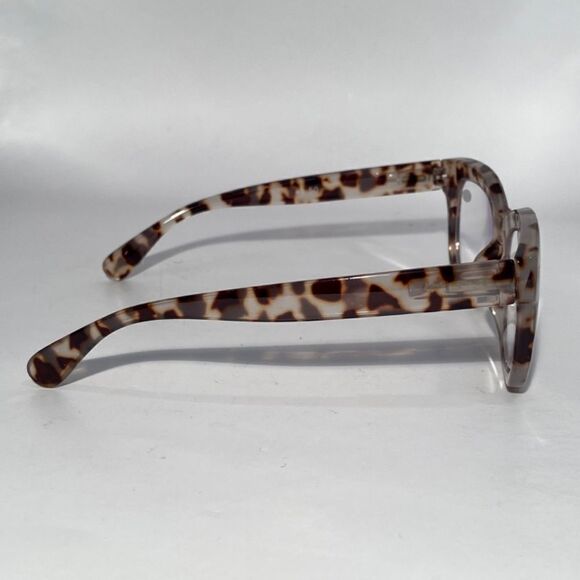 1389 Mona Oversize Reading Glasses 1.50 Readers Light Tortoise Frames NWT